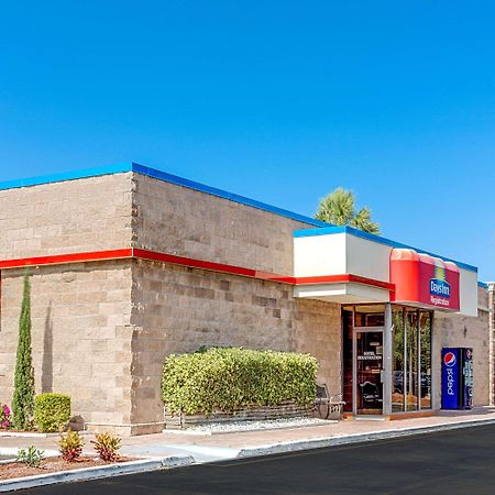 Days Inn By Wyndham Bradenton - Near The Gulf Buitenkant foto