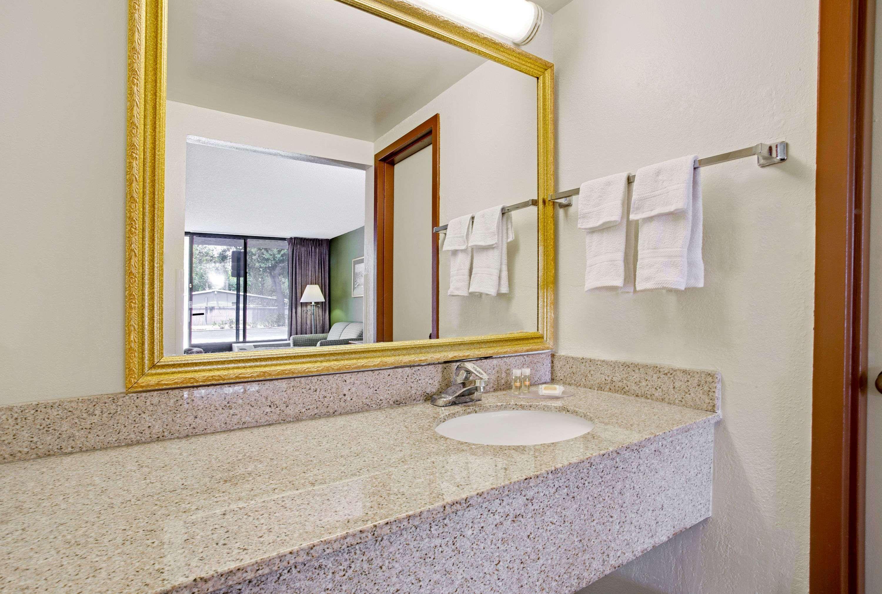 Days Inn By Wyndham Bradenton - Near The Gulf Buitenkant foto