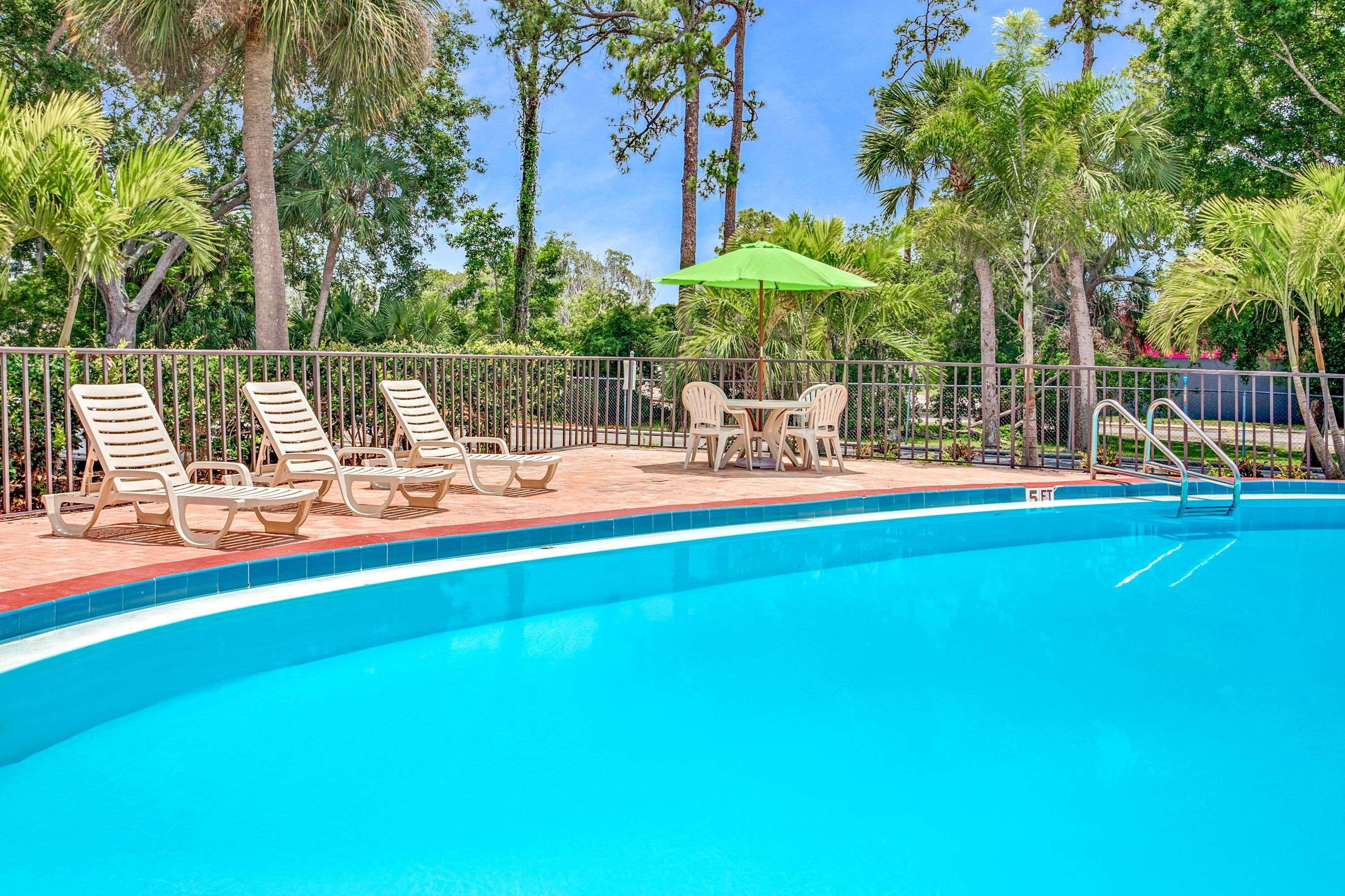 Days Inn By Wyndham Bradenton - Near The Gulf Buitenkant foto