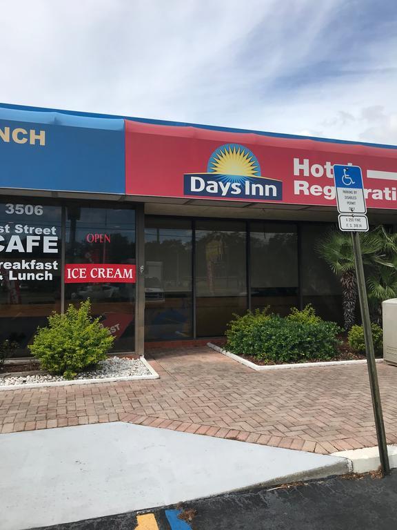 Days Inn By Wyndham Bradenton - Near The Gulf Buitenkant foto